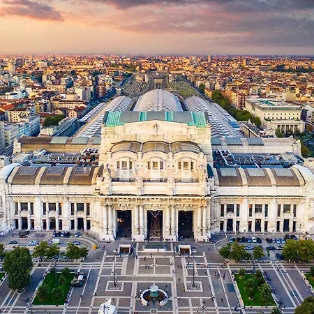 Duomo A 15 Minuti Di Metro-suite Con Netflix Ad Affori M3 Apartamento *