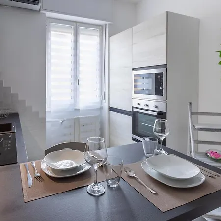 Apartment Duomo A 15 Minuti Di Metro-suite Con Netflix Ad Affori M3 *